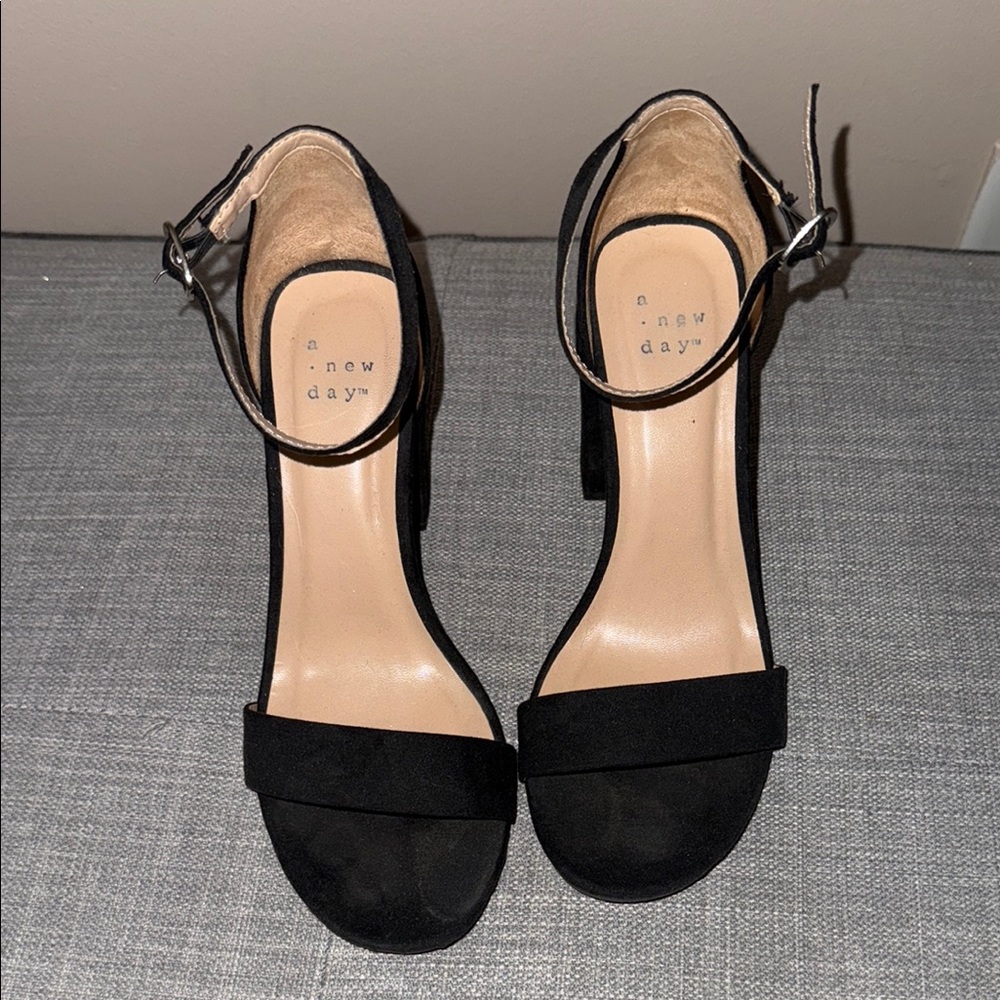 A New Day Black Heels Sleek and Versatile